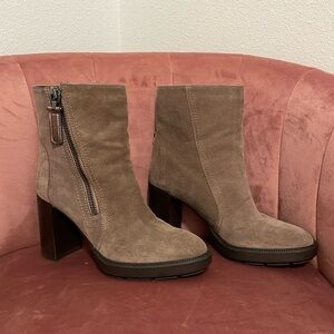 Aquatilia Suede ankle booties